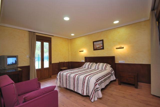 Hotel Arenas De Cabrales- Apartamentos Exteriör bild
