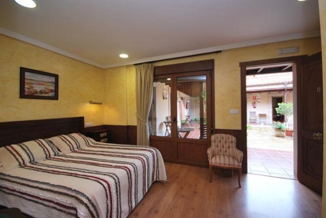 Hotel Arenas De Cabrales- Apartamentos Exteriör bild