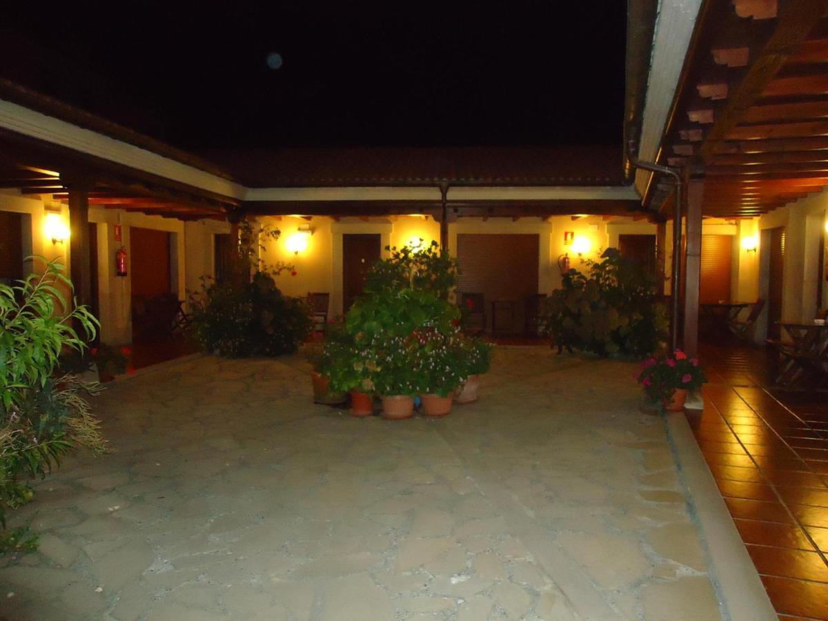 Hotel Arenas De Cabrales- Apartamentos Exteriör bild