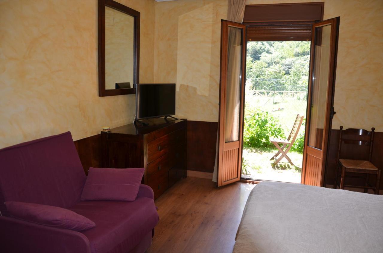 Hotel Arenas De Cabrales- Apartamentos Exteriör bild